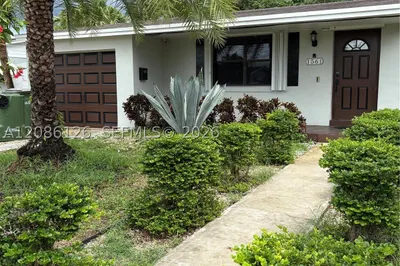 1561 NW 8th Ter #1561 1
