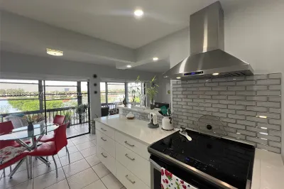 1350 SW 122nd Ave #412 1