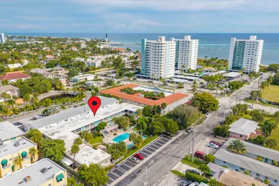 3225 NE 16th Street #20a 1