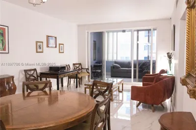 5005 Collins Ave #1523 1