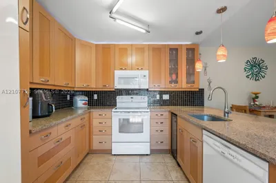 920 SW 118th Ter 1