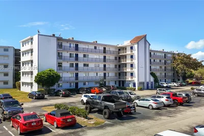 8740 N North Sherman Cir #206 1