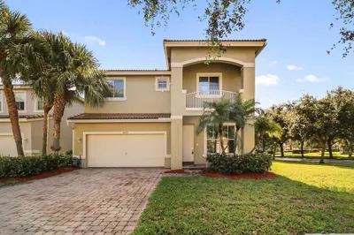 6688 Lurais Drive 1