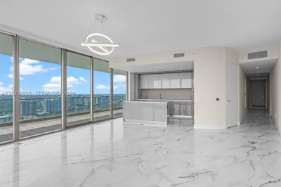 18975 Collins Ave #3605 1