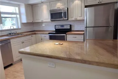700 SE 6th Avenue #103 1