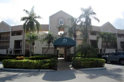 7456 Fairfax Dr #308 1