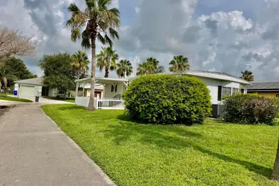 16 Grande Vista Way 1