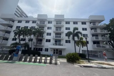 1666 West Ave #303 1