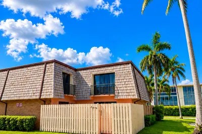 256 Lake Arbor Drive 1