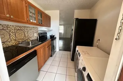 850 E Commercial Boulevard #225c 1