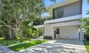 100 Hampton Ln Photo