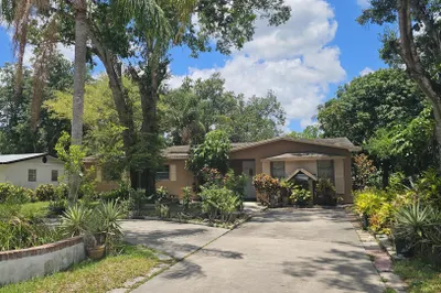 275 SE 16th Avenue 1