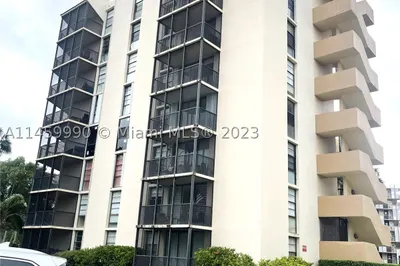 3101 N COUNTRY CLUB DR #507 1