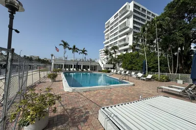 1160 N FEDERAL Highway #315 1