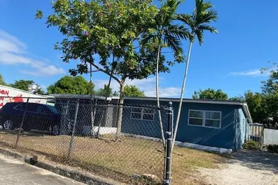 1751 Lauderdale Manor Drive 1