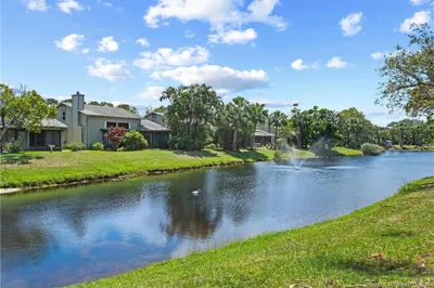 912 NE Sandalwood Place 1