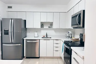 5161 Collins Ave #1510 1