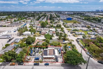 8015 NW 37th Ave 1