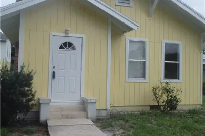 844 SE 14 Street 1