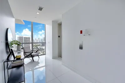 1100 Biscayne Blvd #3205 1