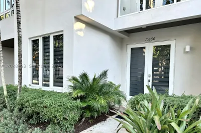 10560 NW 63rd Ter 1