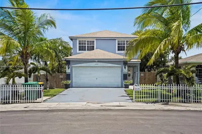 600 NW 3rd St 1