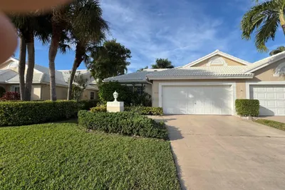 6113 Greenspointe Drive #10 1