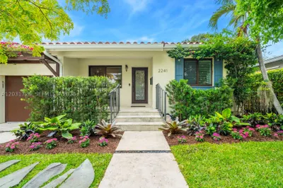 2241 SW 25th Ter 1