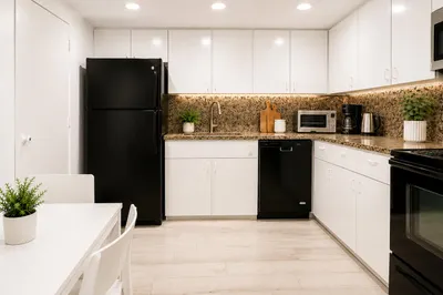 401 Golden Isles Drive #402 1