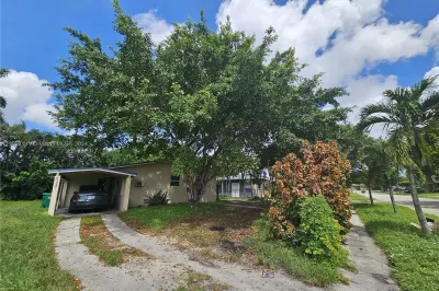 3451 NW 2nd St 1