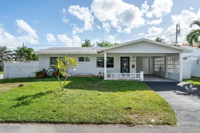 2500 NW 55th St 1