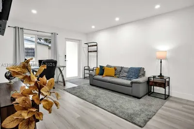 300 NW 82nd Ter #1 1