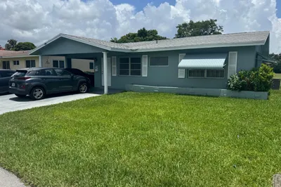 3005 NW 46th Street 1