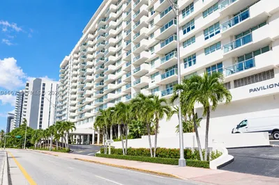 5601 Collins Ave #M1 1