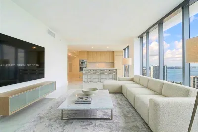 700 NE 24 st #4201 1