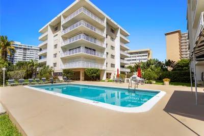 120 Golden Isles Dr #23B 1