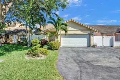7937 NW 50th Street 1
