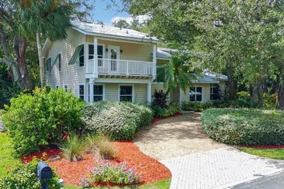 15 Heritage Way 1