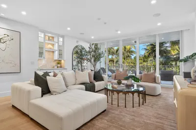 100 ROYAL PALM Way #D2 1