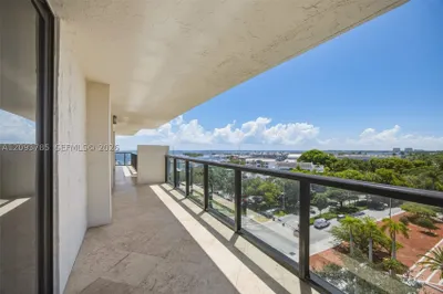 2575 S Bayshore Dr #10A & 10B 1