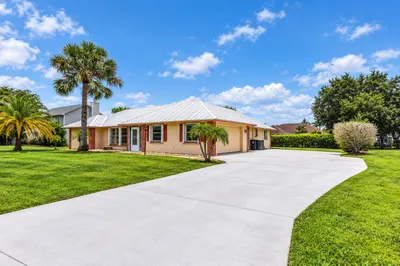 1934 SE Tickridge Road 1