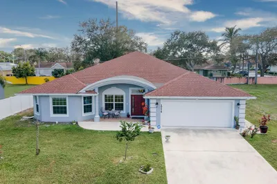 1774 SE Minorca Avenue 1