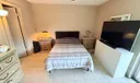 76 Markham D Photo