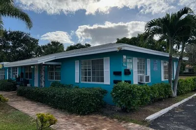 626 S Federal Highway #5 1