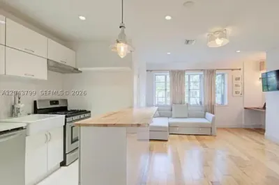 840 Michigan Ave #7 1