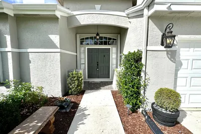 1000 Lake Breeze Drive 1