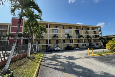 9240 Fontainebleau Blvd #204 1