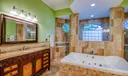7260 Grapeview Boulevard Photo