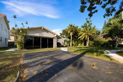 9321 NW 35th Manor 1