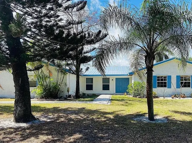 Just Listed | 296 SE Wentworth Drive